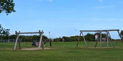 Spielplatz am Wasser
